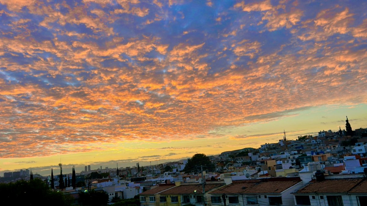 Espectacular amanecer de fuego 🔥 en Querétaro <a href="/webcamsdemexico/">Webcams de México</a> <a href="/mendezraq/">RAQUEL MÉNDEZ AVALOS</a> <a href="/expresoqro/">Expreso Querétaro</a> <a href="/Queretaro24_7/">Querétaro 24-7</a> <a href="/qromunicipio/">Municipio de Querétaro</a> <a href="/QroTravel/">Querétaro Turismo</a>