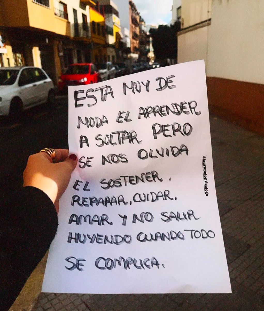 dilocondibujos_'s tweet image. Sostener, reparar y cuidar