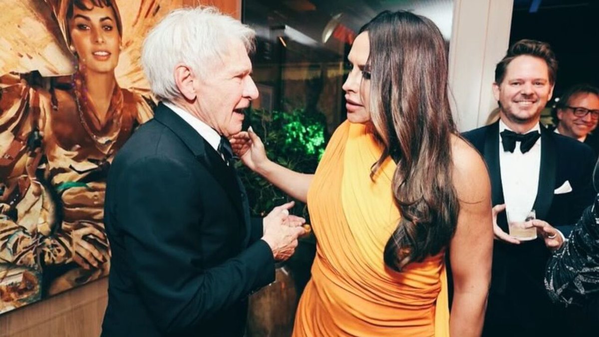 La conversación de Karla Sofía Gascón con Harrison Ford en la que la española terminó llorando: "Qué suerte" ver.tw/rbd092