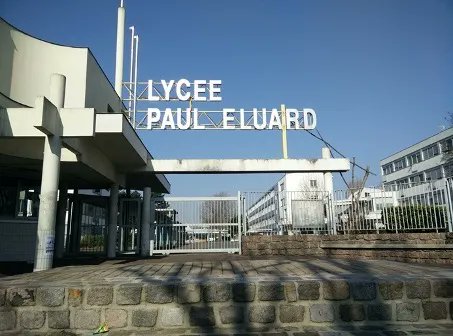 AlertesInfos's tweet image. 🇫🇷 FLASH - Murs et plafonds qui s’effondrent, fuites d’eau, rats qui s’y baladent : le lycée Paul Éluard de Saint-Denis et ses 2000 élèves sont menacés de fermeture et ne rouvriront pas en septembre si la région ne réalise pas de travaux de rénovation dans l’établissement.…