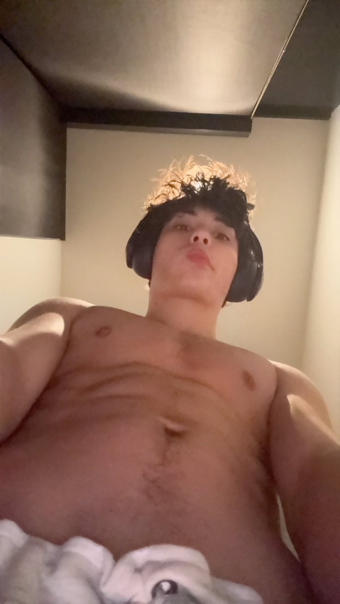 I heard the early bird gets the worm 😁

Repost if you want to see my worm 🫣