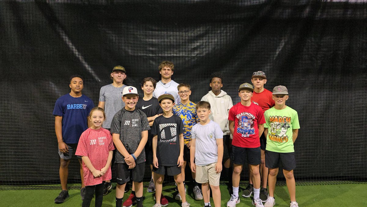 madeinusaswla's tweet image. Speed and agility class at Utility Sports Academy.