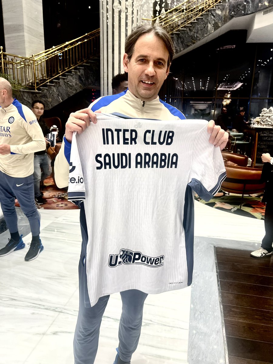 InterKsaFans's tweet image. مساء الخير على الجميع 🤍✋🏽 

أيام جميلة انقضت عشناها بكل شغف وحب ، أيام بدأت مع بداية السنة الجديدة 01.01.2025 م وذلك بقص الشريط والأحتفال ببداية عهد جديد للأنتريستا في #المملكة_العربية_السعودية والحصول على الأعتماد الرسمي من ( @Inter ) ، بالتالي ( وأخيراً ) سيكون للإنتريستا ملاذ…