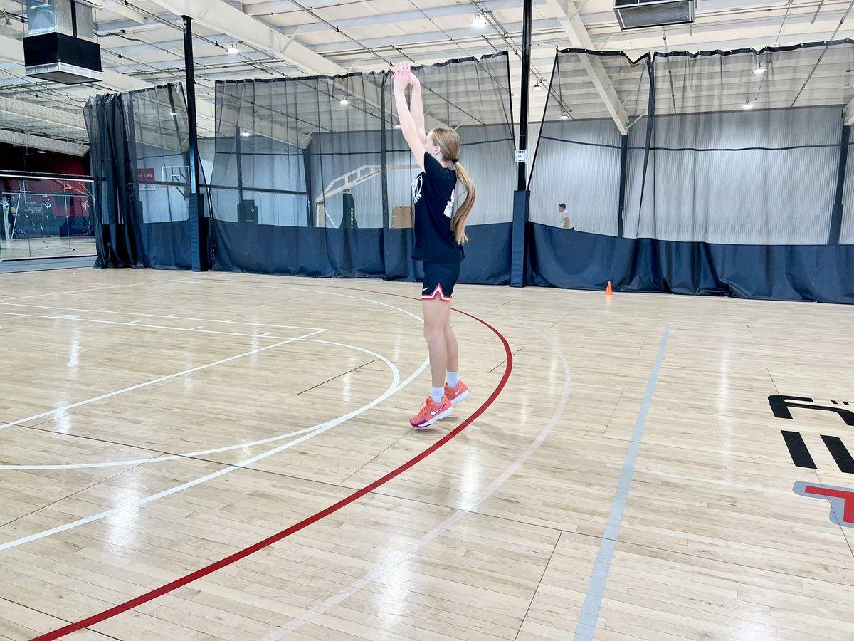 Success comes from mastering your role while working to improve your weaknesses. Players, focus on what makes you great for the team while also pushing yourself to grow. Work on skills that translate to better game play and elevate your impact on the court! 🏀💪 #AlwaysImproving