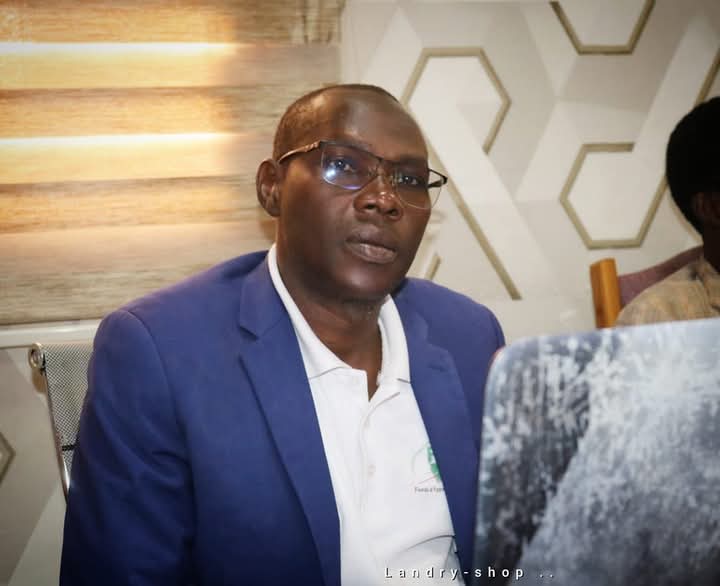 IscoIssoufou's tweet image. 𝐋𝐮𝐭𝐭𝐞 𝐜𝐨𝐧𝐭𝐫𝐞 𝐥𝐚 𝐟𝐢è𝐯𝐫𝐞 𝐭𝐲𝐩𝐡𝐨ï𝐝𝐞 : 𝐥𝐞𝐬 𝐛𝐥𝐨𝐠𝐮𝐞𝐮𝐫𝐬 𝐞𝐭 𝐢𝐧𝐟𝐥𝐮𝐞𝐧𝐜𝐞𝐮𝐫𝐬 𝐢𝐧𝐯𝐢𝐭é𝐬 à 𝐣𝐨𝐮𝐞𝐫 𝐥𝐞𝐮𝐫 𝐩𝐚𝐫𝐭𝐢𝐭𝐢𝐨𝐧

*Le Ministère de la Santé, à travers la Direction de la prévention par les vaccinations (DPV), avec l'appui