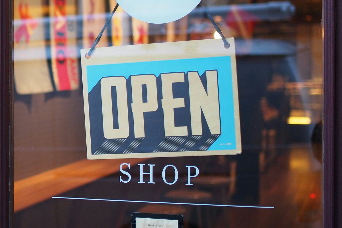 SPECTRUM researchers with partners <a href="/AshOrgUK/">ASH</a>  publish new analysis on the declining profitability of tobacco to smaller retailers alongside the growth in vape products.
Read more on the SPECTRUM website: spectrum.ed.ac.uk/news-insights-…