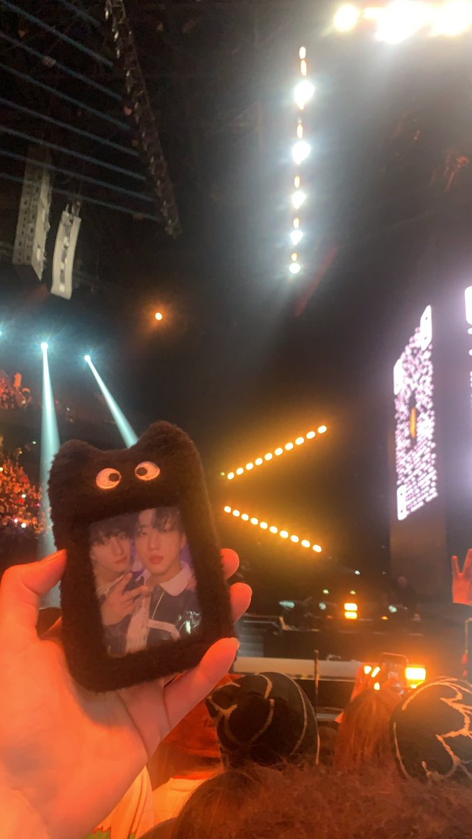 emi 💎 ˣ𝗼ˣ tweet media