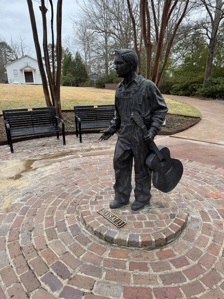 KevinBattle's tweet image. 90 years ago today in this little house! I was in Tupelo on Monday &amp;amp; stopped by @ElvisPresley birthplace.
