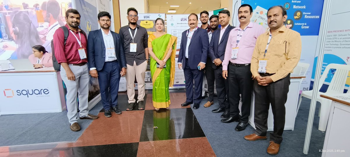 #KALPATARU_COE startups explaining their #Industry4.0 solutions to <a href="/KavithaC8/">Kavitha C</a> Director <a href="/STPIHyderabad/">STPI Hyderabad</a> at the STPI Pavilion during the AP Digital Technology Summit 2025 in Visakhapatnam! <a href="/GoI_MeitY/">Ministry of Electronics & IT</a> <a href="/arvindtw/">Arvind Kumar</a> <a href="/guptaa_sanjay/">Sanjay Kumar Gupta</a> <a href="/stpinext/">STPINEXT</a> <a href="/apdtindustry/">AP Digital Technology Industry (APDTI) Network</a> <a href="/DeepTechNaipuny/">DeepTech Naipunya</a>