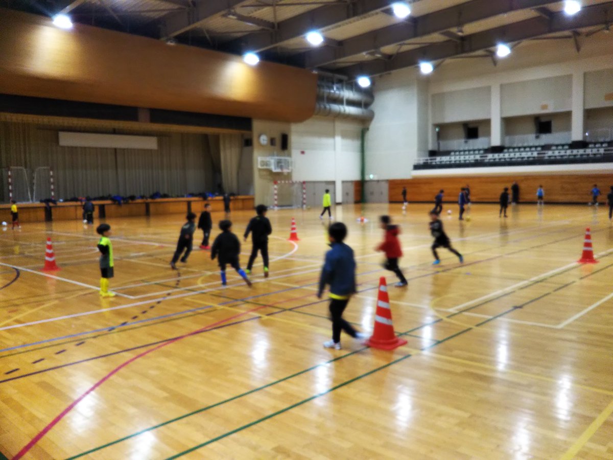 AZ_11_05's tweet photo. 新年最初の練習
子供たちはいつも元気いっぱい
今年も思いっきりサッカー楽しもう
#埴生
#埴生少年サッカークラブ
#千曲市
#小学生
#少年サッカー https://t.co/kKKkU0k6Ro