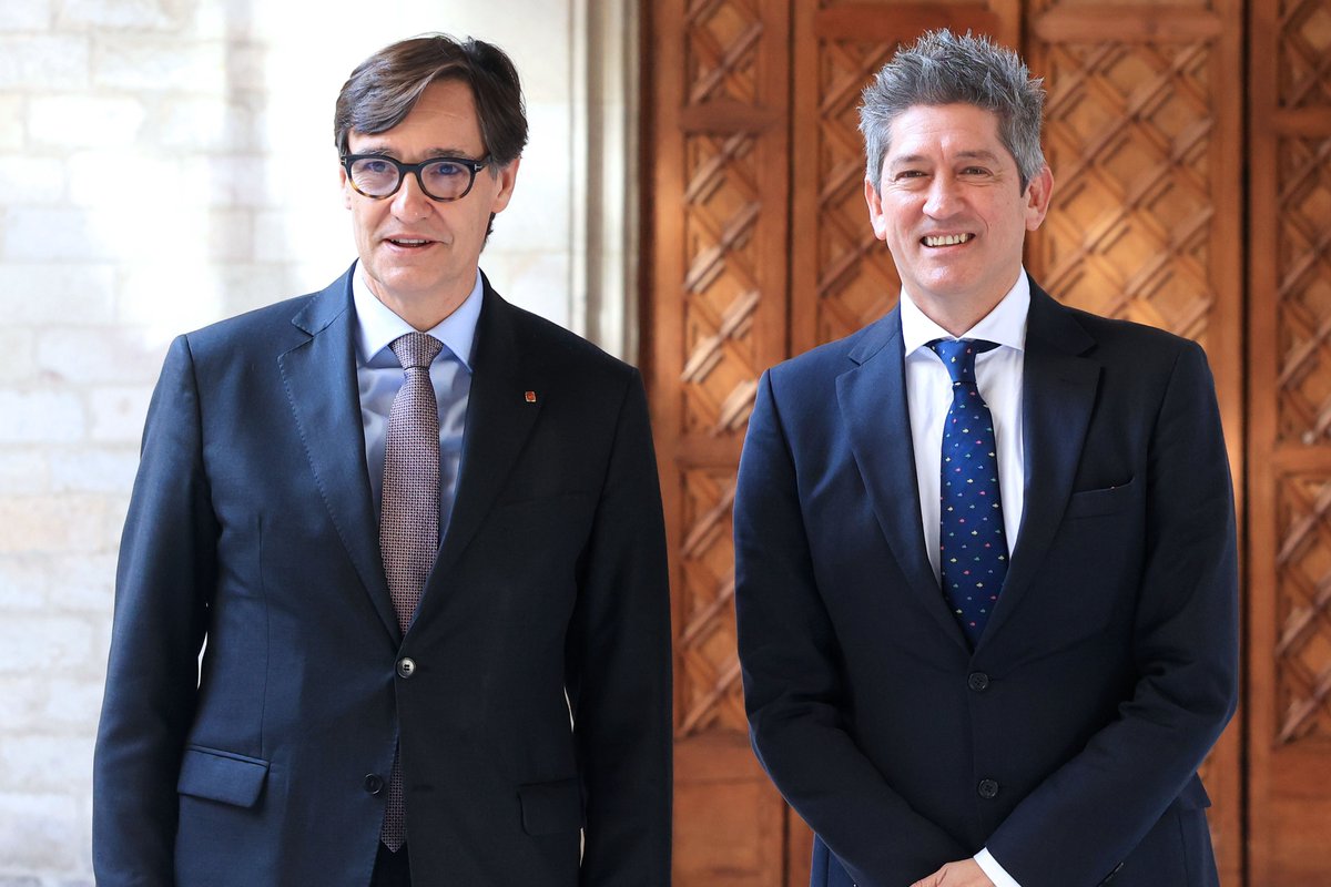 Ajuntament de L'Hospitalet (@lhajuntament) on Twitter photo El president <a href="/salvadorilla/">Salvador Illa Roca</a> i l’alcalde <a href="/DavidQuirosLH/">David Quirós Brito</a> acorden recuperar la Comissió Mixta Generalitat – Ajuntament de L’Hospitalet.
Ambdues institucions es reuniran el pròxim 19 de març per abordar diferents projectes comuns.
ℹ️ tuit.cat/0mfG0 El president <a href="/salvadorilla/">Salvador Illa Roca</a> i l’alcalde <a href="/DavidQuirosLH/">David Quirós Brito</a> acorden recuperar la Comissió Mixta Generalitat – Ajuntament de L’Hospitalet.
Ambdues institucions es reuniran el pròxim 19 de març per abordar diferents projectes comuns.
ℹ️ tuit.cat/0mfG0