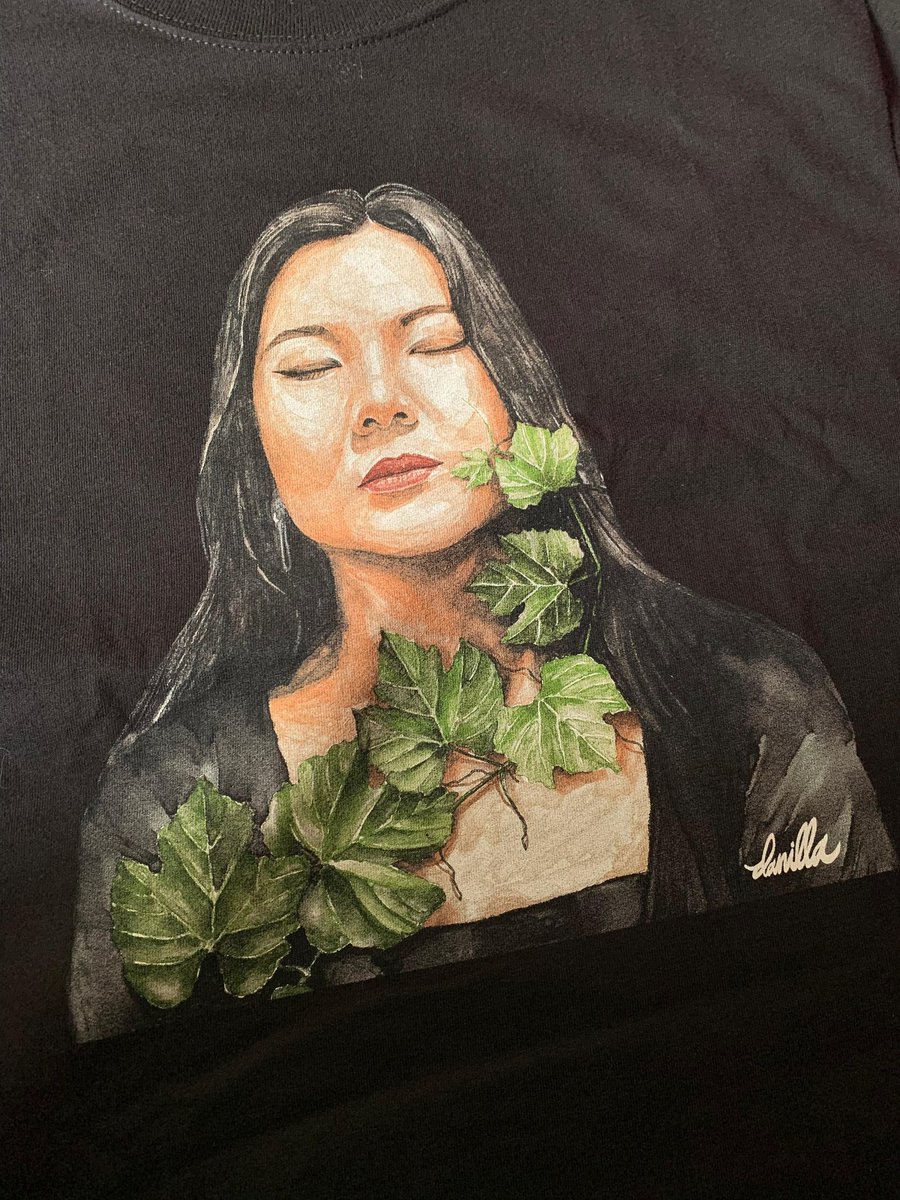 Official T-Shirt <a href="/danillajpr/">DANILLA</a> "PERDU(LI)" 🌿☘️🌱
Karya dari <a href="/ariantsgaleri/">𝙖𝙧𝙞𝙖𝙣𝙩𝙨aditya</a>
•
sudah bisa dipesan di Tokopedia &amp; Tiktok Shop “Buah Tangan Danilla”🏃🏽🛒
Dijual dengan harga Rp. 215.000,-