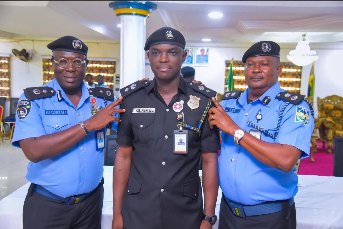 Congrats, my bro, <a href="/BenHundeyin/">CSP Benjamin Hundeyin</a>, on your new rank of Chief Superintendent of Police (CSP). Very well deserved, Bro.👮🏾‍♂️