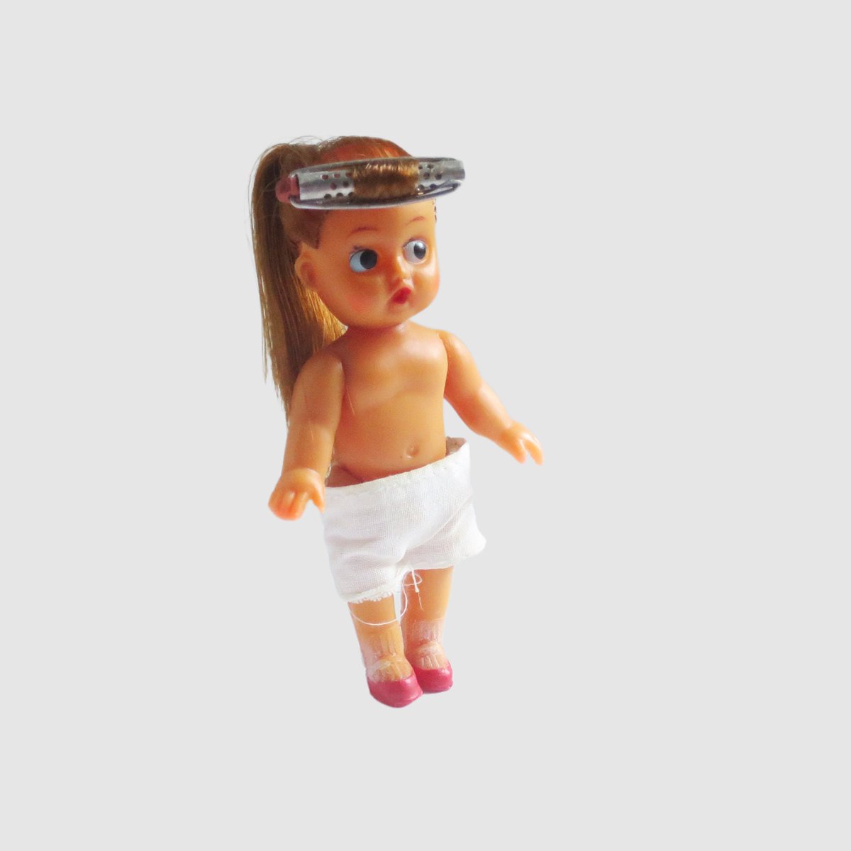 swirlingO11's tweet image. Vinyl Doll with Side Glance Painted Eyes, Soft Rubber Figurine 5 Inches High made in Japan, SwirlingOrange11 tuppu.net/fdbf4a6b #swirlingOrange11 #Vintage4Sale #FabFinds #SMILEtt23