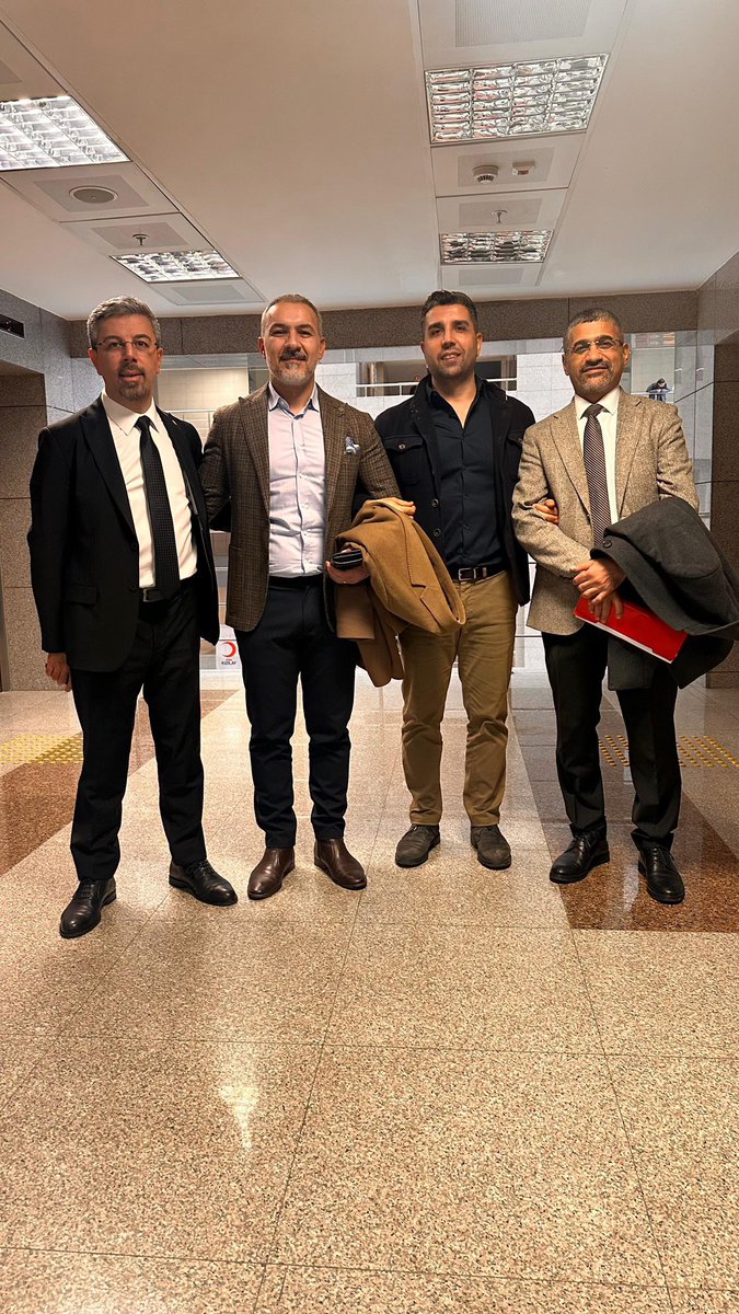İstanbul Cumhuriyet Başsavcılığı tarafından, hukuka aykırı şekilde hakkımızda başlatılan soruşturma dosyasıyla ilgili beyanlarımızı dün dosyaya sunduk. 

Hakkımızda başlatılan soruşturmanın haksız ve hukuka aykırı bir soruşturma olduğu ve usul kurallarına uyulmadan yürütüldüğü,