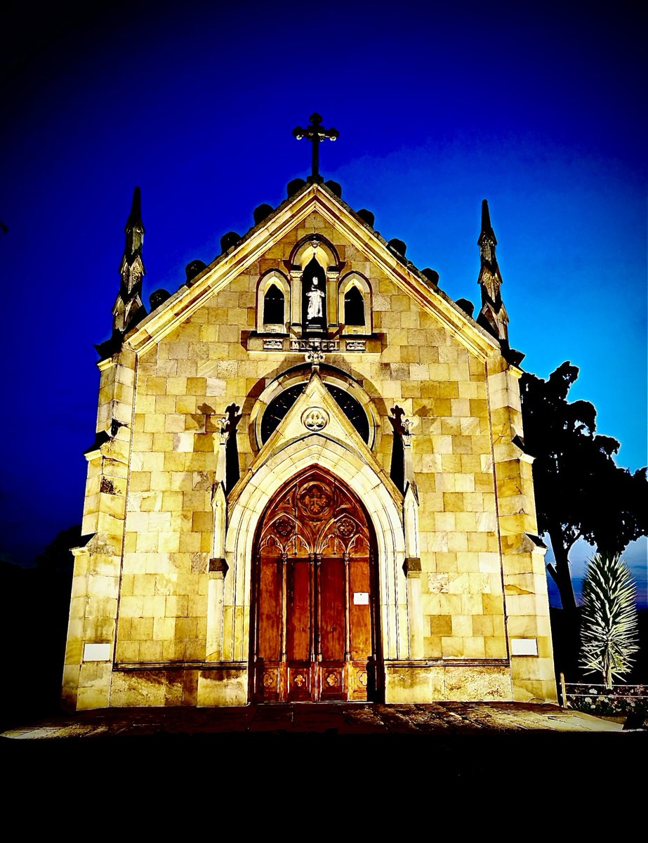 EscuelaSubof's tweet image. Un hermoso lugar que refleja nuestra fe y el respeto por nuestros semejantes. Historia ESJIM con Estudio, Honor, Legalidad #FelizMiércoles #DiosYPatria