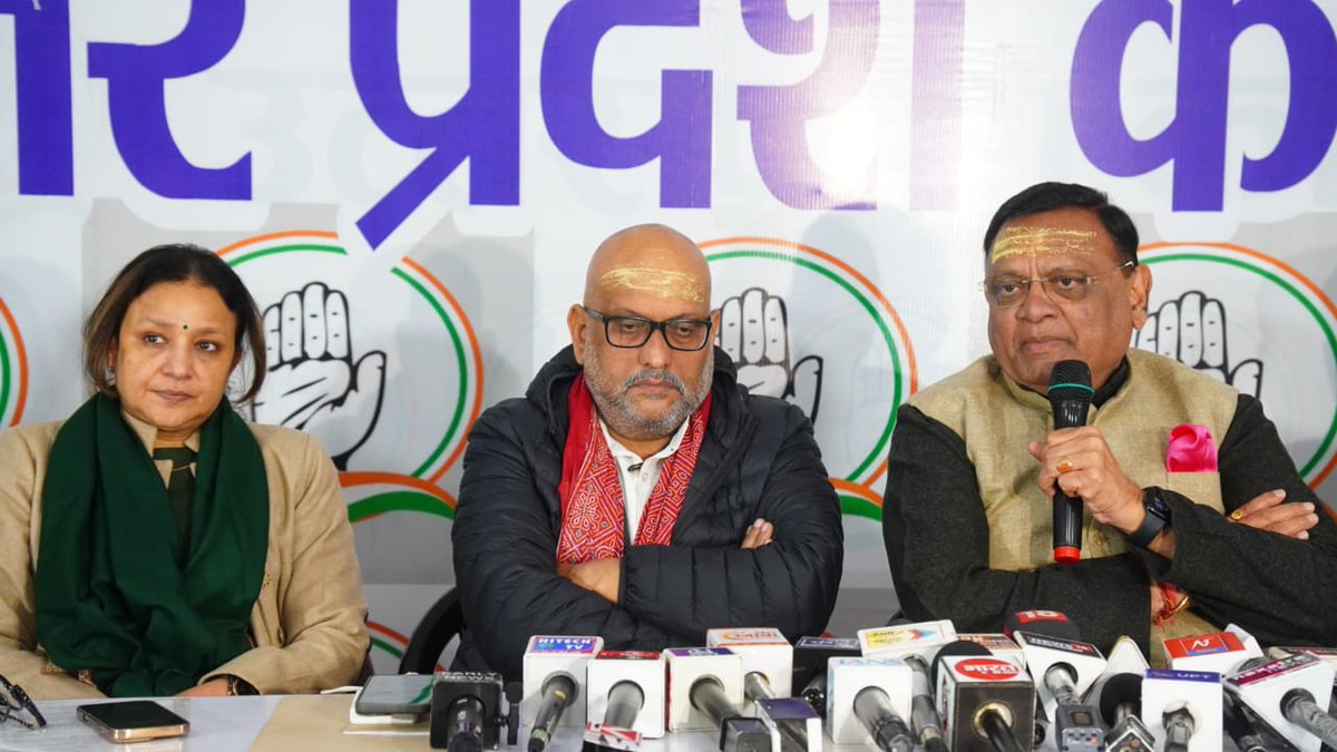 संगठन सृजन के संदर्भ में विस्तृत जानकारी देने के लिए आज प्रेसवार्ता में भाग लिया। इस दौरान प्रदेश अध्यक्ष श्री <a href="/kashikirai/">Ajay Rai🇮🇳</a> जी, नेता, कांग्रेस विधानमंडल दल <a href="/aradhanam7000/">Aradhana Misra-Mona</a> जी, वरिष्ठ कांग्रेस नेता <a href="/plpunia/">P L Punia</a> जी, मा. सांसद <a href="/KLSharmaINC/">Kishori Lal Sharma</a> जी, राष्ट्रीय सचिव <a href="/rtaicc/">Rajesh Tiwari</a> जी एवं मा. विधायक