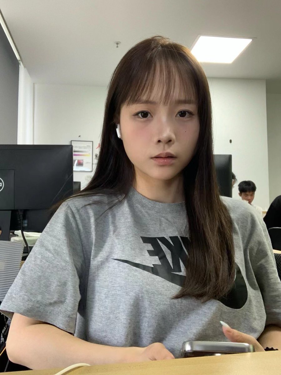 lilkc777's tweet photo. 臭母狗吴盈盈孩子不带 又带着大奶子和骚脚出来勾引人了 #母狗 #身边人 #足控 #奶头 #反差  #出卖 #人妻少妇 https://t.co/LWcSdwncgT