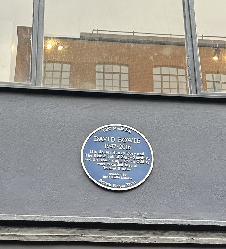 laoneill111's tweet image. Did a bit of science and music tourism in Soho, London today- the pump which John Snow showed was the source of the 1854 cholera outbreak and Trident studios where Bowie recorded Space Oddity and the Beatles Hey Jude.