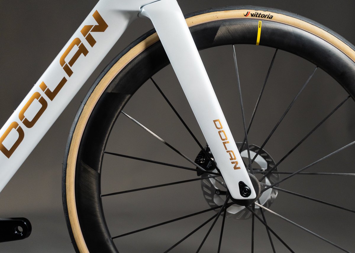 Dream bike 🔥
.
.

#cycling #cyclinglife #cyclist #cyclingphotos #cyclingpics #cyclingapparel #cyclinglifestyle #cyclingculture #cyclingstyle #bicycle #bicycles #bicycling #bicycleporn #cyclingporn #cyclingshot #cyclingpassion  #dolanbikes #dolan #mydolan