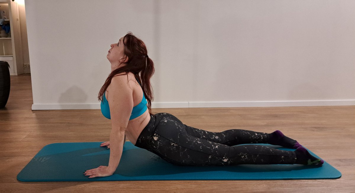 ScarletsFlame's tweet image. New flex training
Shoulder and back 

I can even see now the differences to before, because my lumbar block is almost healed

Cobra
Camel
Bridge

#fitness #flextraining #training #workout