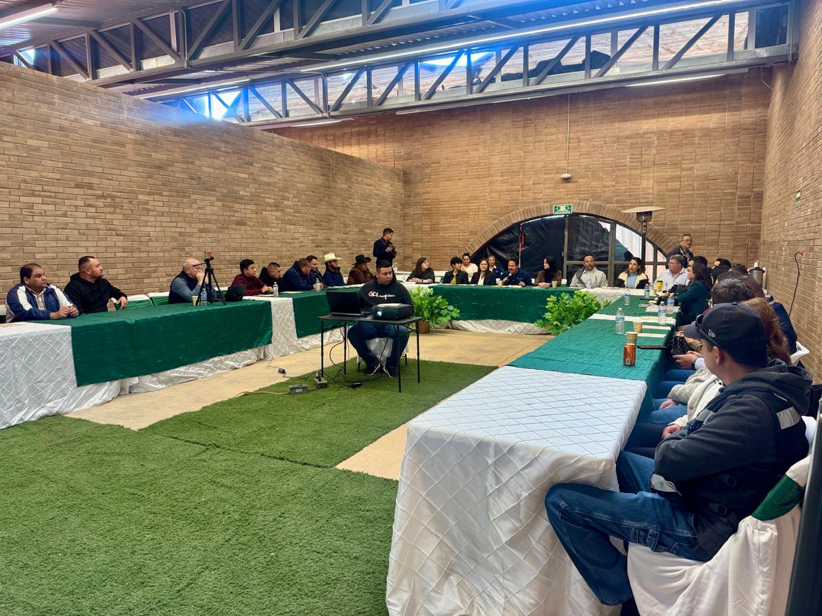 ArizonaDEQ's tweet photo. ADEQ's Border Team recently hosted the EPA Office of International and Tribal Affairs to discuss key priorities for Arizona's border region 🤝
Partnerships like these are so important for protecting the health and environment of our shared region!
#ADEQCommunity #AZBorder https://t.co/lT92MtSzh1