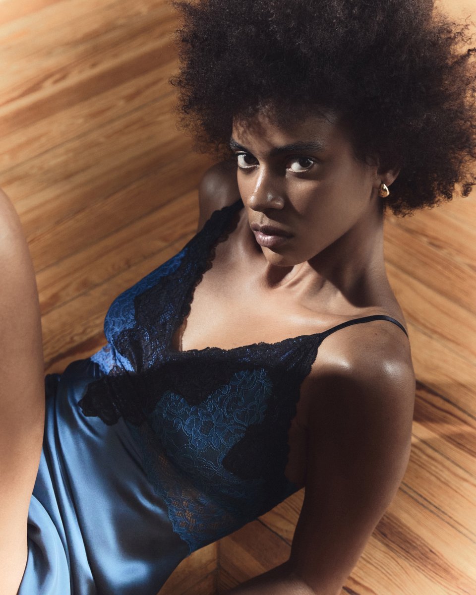 A FRESH START WITH A TWILIGHT TOUCH | Embrace twilight’s magic this new year with the Mireille collection’s Stardust silk and lace trims, perfect for your self-care moments.

Shop now: bit.ly/4e1yZ99
⁠
#nkimode #beyondthesheets #vancouver