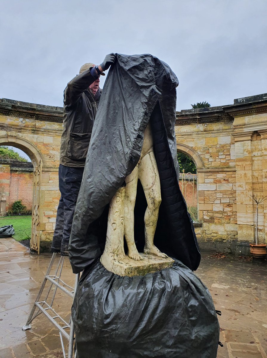 The statues in the Italian Garden are going into hibernation. We will see them again when it's less chilly! ❄️ #hevercastle