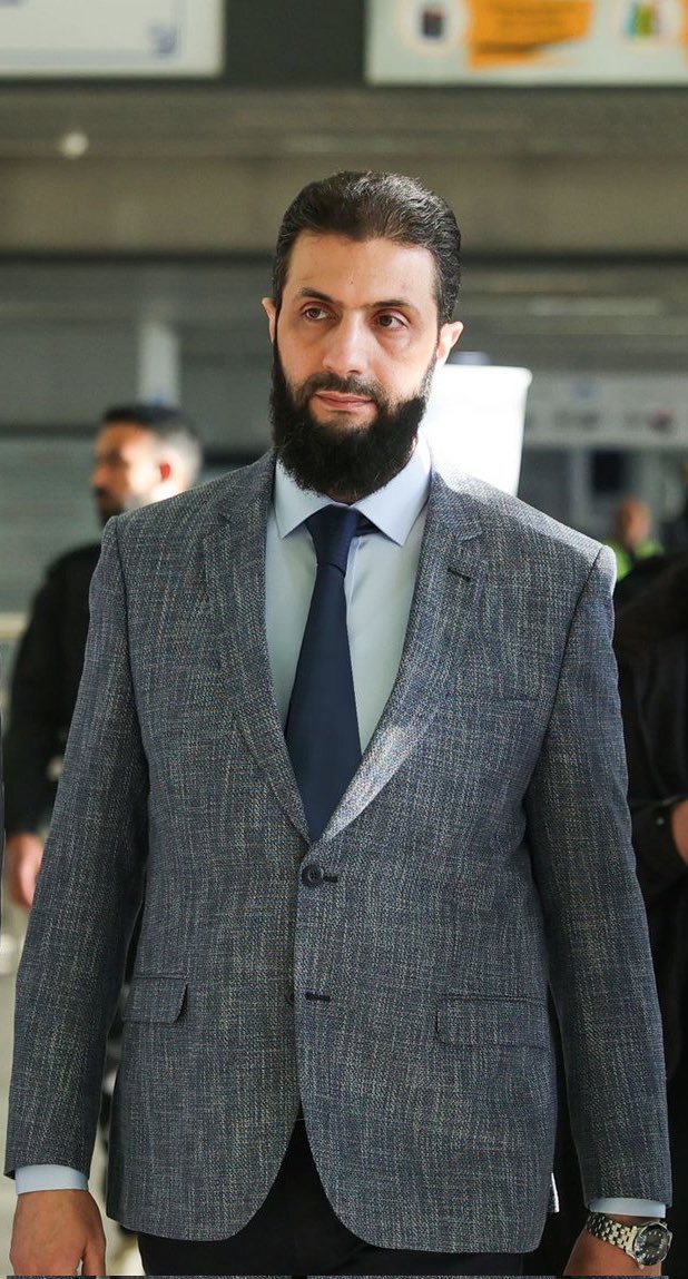 الحمد لله الذي أعزّنا بك .