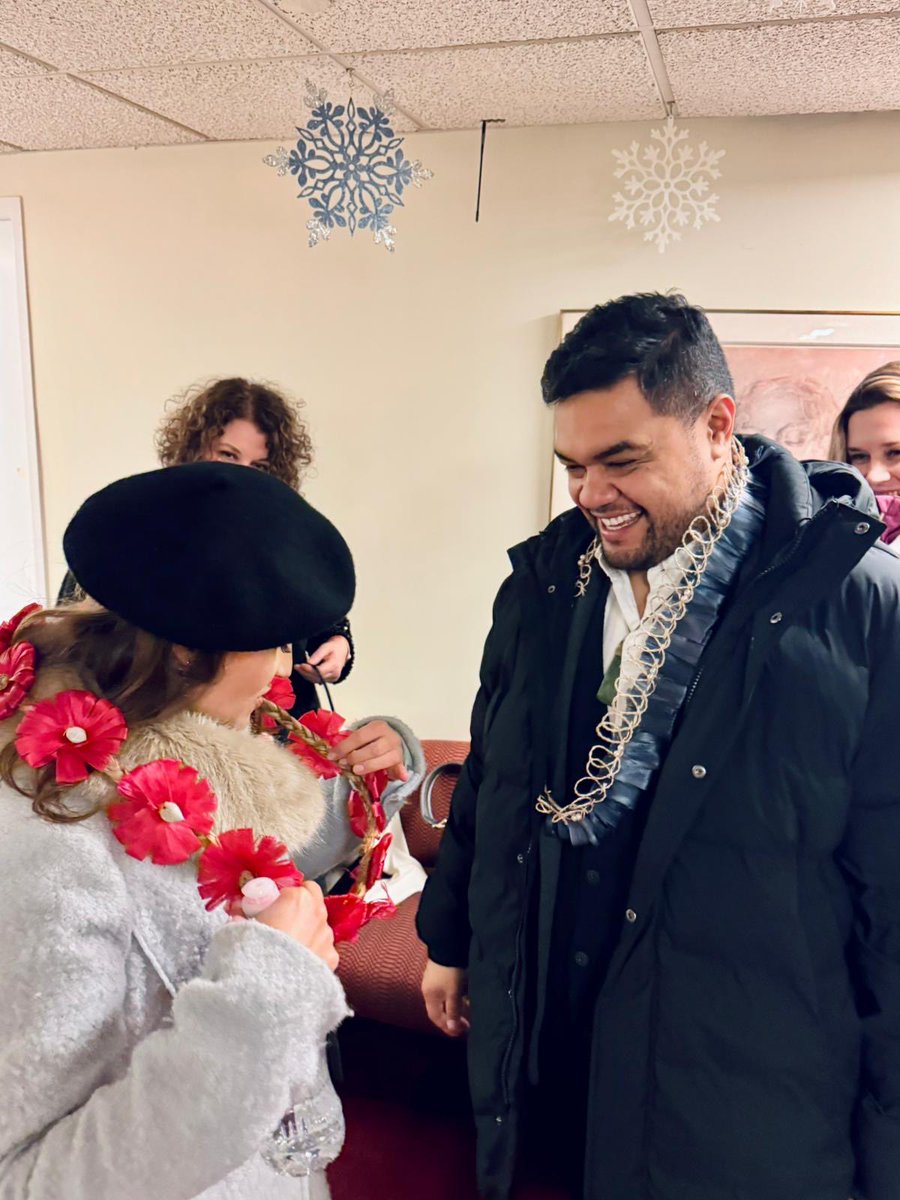 Huge congrats to my friend <a href="/penepatitenor/">Pene Pati</a> for a fantastic <a href="/MetOpera/">Metropolitan Opera</a> debut Monday night!!! 💥💥💥 And isn’t he sweet for gifting me this Samoan ula!!? I will treasure this, Pene!! 🙏🫶