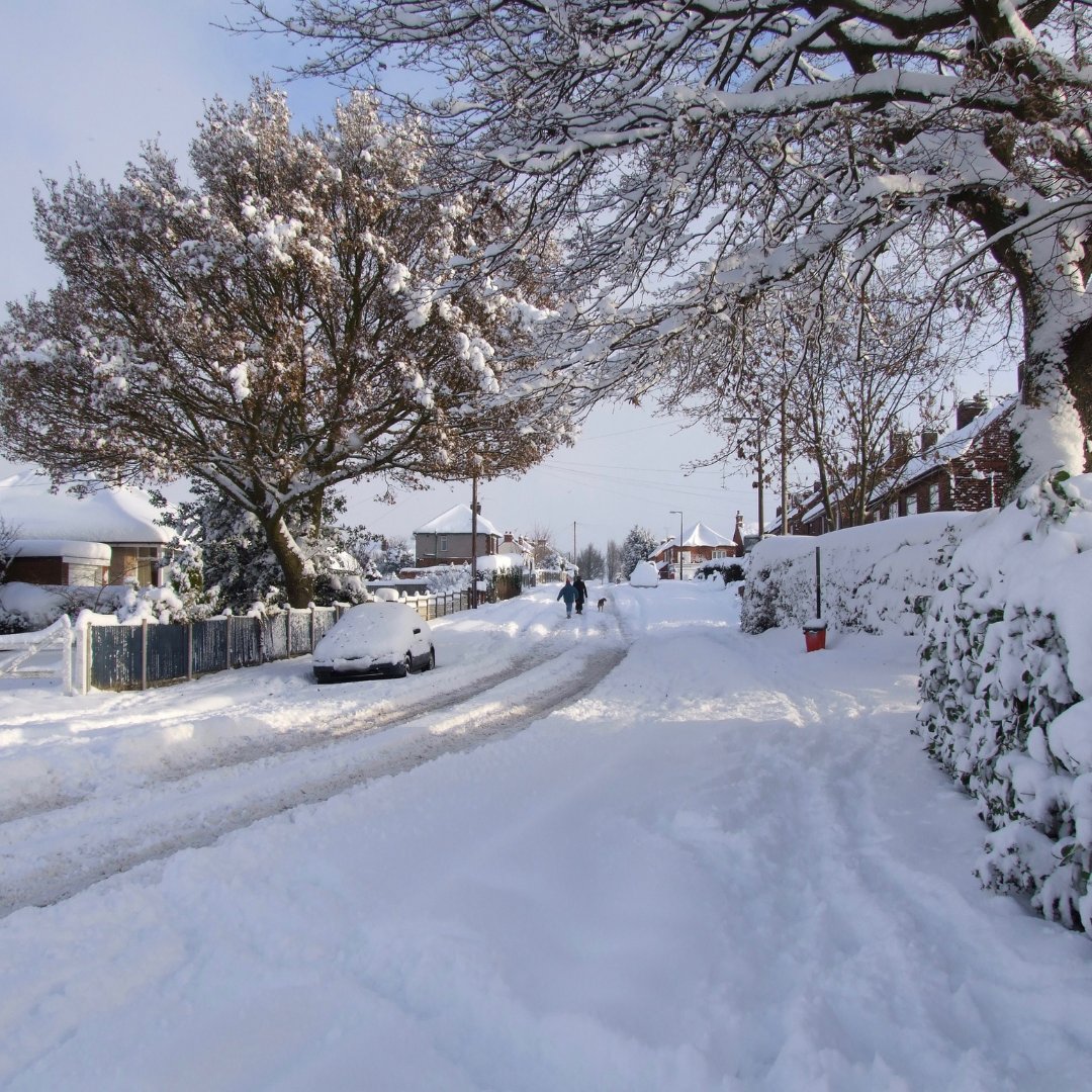 ⚠️ Stay safe on winter roads:
❄️Slow down
❄️Increase following distance
❄️Brake gently
❄️Keep your lights on

Our Maintenance Team and breakdown services will be busier than usual. Be prepared for longer and more unpredictable wait times. 

#drivesafely  #winterdriving