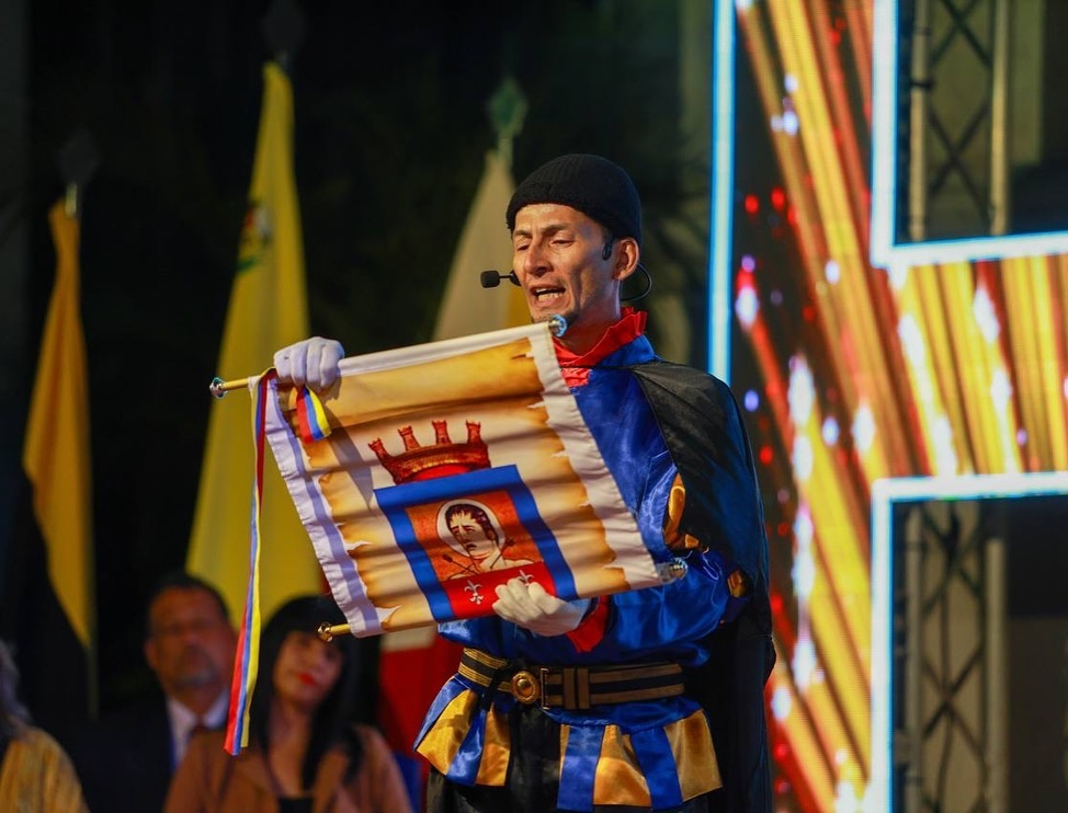 ZeefTachira's tweet photo. 1/2
#Ayer fue la inauguración formal de la 60° edición de la Feria Internacional de San Sebastián con la Primera Lectura del Bando de Feria, dónde se abre una amplia variedad Internacional de oportunidades https://t.co/kkApT0m14g