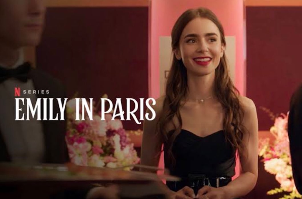 このお正月休みにどハマりした
EMILY IN PARIS【エミリー、パリへ行く】
一気にシーズン4までドドドっと一気見。
パリにいる気分で、毎日白ワイン飲みたくなってしまった。
ほんで主役のリリーコリンズの父はなんとフィルコリンズ。どひゃー
あんなに魅力的で可愛い娘がいたなんて。
もう全部トリコ。