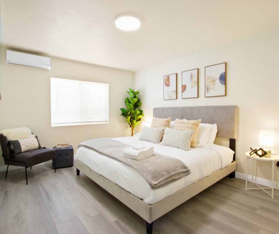 travelsgv's tweet image. Discover the latest treasure in our lineup! Boasting a sleek modern design, inviting ambiance, and all the comforts of home, this space is your ideal getaway for your upcoming adventure.

#NewListing
#TravelReady
#holiday2024

Alhambra, CA