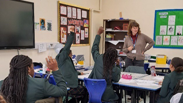 La Sainte Union (@lasainteunion) on Twitter photo Recently we welcomed the <a href="/PoetrySociety/">The Poetry Society</a> for a day of creativity & self-expression. Poet Clare Pollard sparked the students' imaginations in dynamic workshops. Year 7 wrote evocative Haikus, year 8 brought stories to life through Ballads & year 9 channelled their inner Romantics. Recently we welcomed the <a href="/PoetrySociety/">The Poetry Society</a> for a day of creativity & self-expression. Poet Clare Pollard sparked the students' imaginations in dynamic workshops. Year 7 wrote evocative Haikus, year 8 brought stories to life through Ballads & year 9 channelled their inner Romantics.