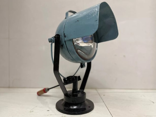 SalvageMaritime's tweet image. Add a bold industrial touch to your décor with this adjustable iron spotlight fixture. ebay.com/itm/3758788093… #IronLighting #IndustrialStyle #AdjustableDesign #VintageLighting #NewYearDeals #usa #love #travel #newyork #photography #america #instagram #californiad #fashion
