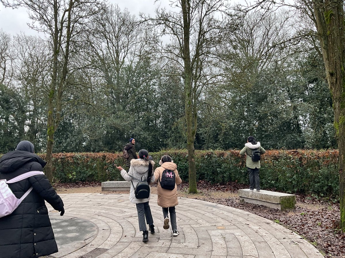 MayflowerSch's tweet photo. Success!! We successfully competed the maze! #theseusandtheminotaur #englishhook #kusama #boyce #year6 https://t.co/PFITDFZM87