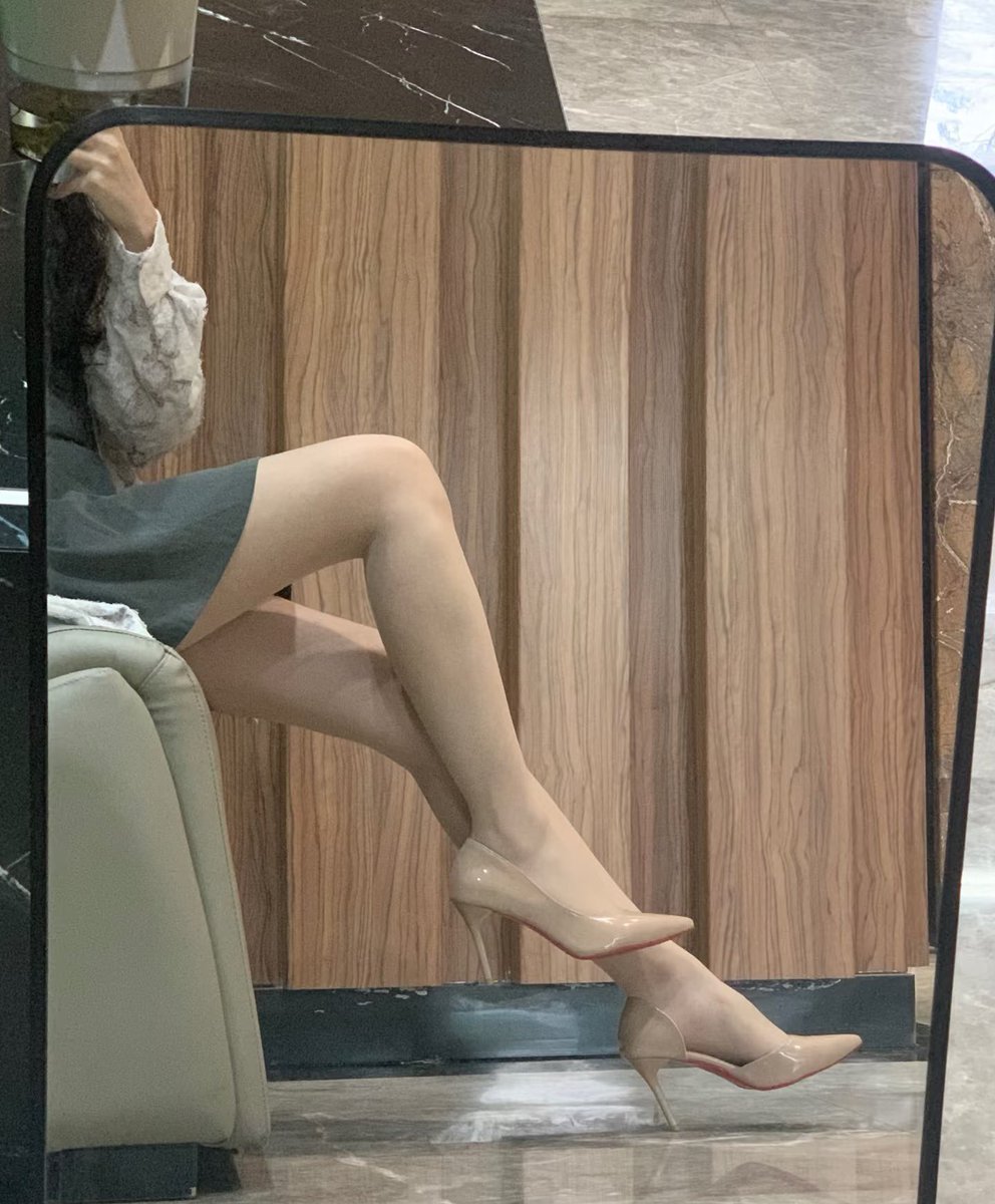 Sikaileeee's tweet photo. 睡不着，有没有男s聊天
#母狗调教日记 https://t.co/W4Y8LdHsVr