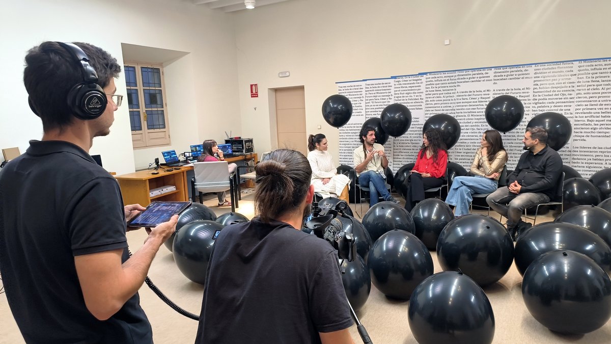 Atentos a todo lo que pase! Realización de entrevistas en directo.