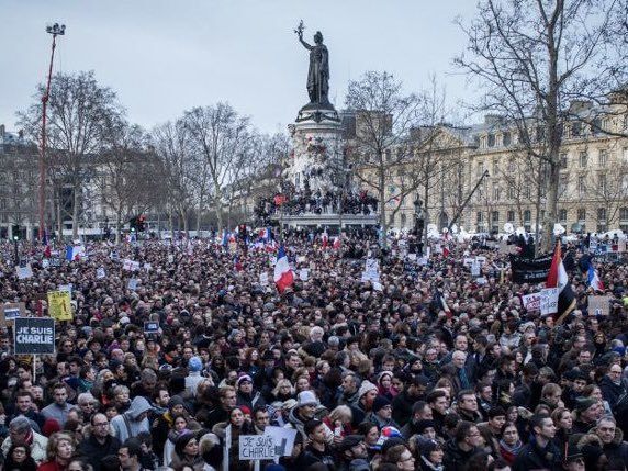 Hier, aujourd’hui et demain, nous commémorons les 10 ans des attentats terroristes et antisémites de Charlie Hebdo, Montrouge et de l’Hyper Cacher.

Nous pensons aux victimes et à leurs proches. Face à la haine, la liberté doit toujours gagner.