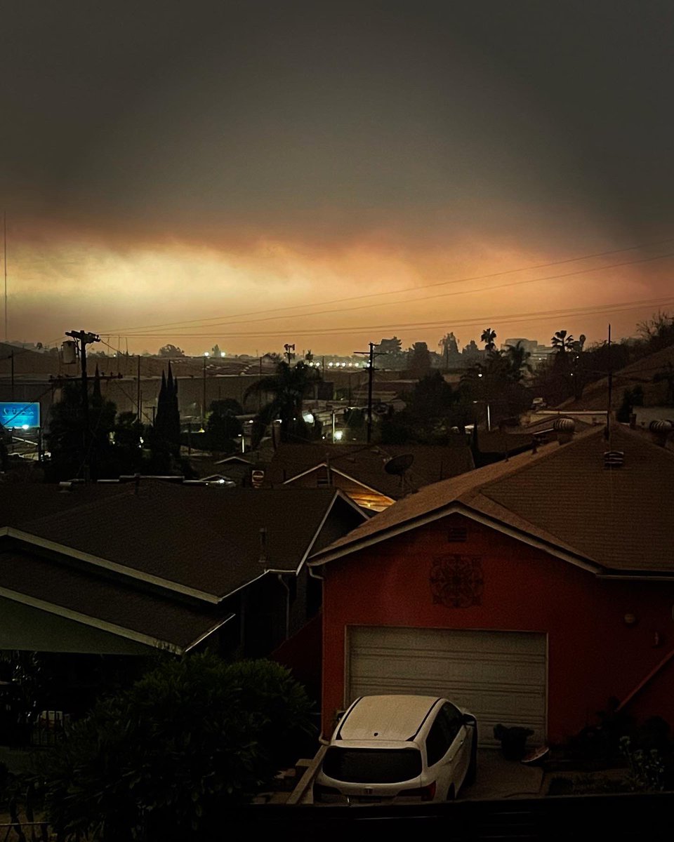 LA friends - if you’re not already using the app Watch Duty, I recommend it right now. I hope you and yours stay safe, and my heart goes out to those that have had to evacuate. We might be right behind you 😬

#LAfire