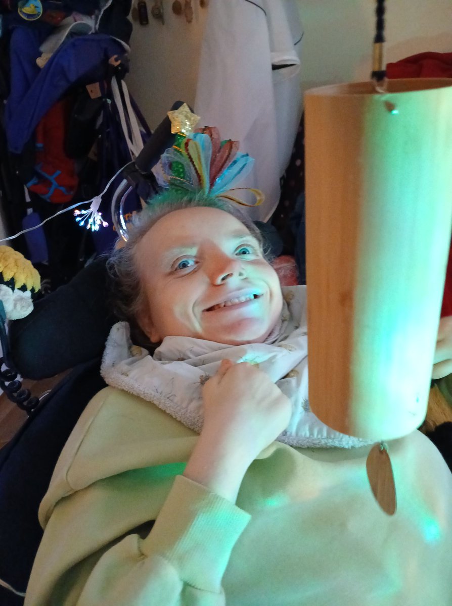 Did you know? Soundabout runs online, interactive, small-group music making on Monday, Tuesday, and Thursday evenings 🎶💻 They are designed around the needs of Learning Disabled children, young people, &amp; adults with complex support needs. Find out more: soundabout.org.uk/music/sounds-v…
