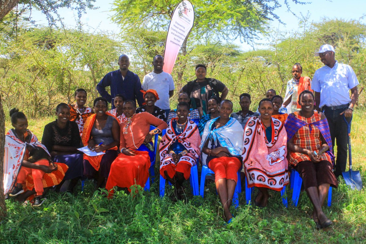 IllaramatakC's tweet image. Women at Olobelibel receiving their storey gardens! These gardens will provide them with fresh produce and the opportunity to improve their livelihoods. Empowering families, one garden at a time!  #SustainableGardening #WomenEmpowerment