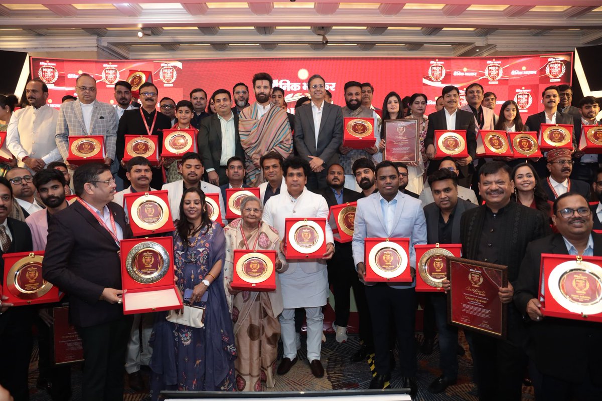LJP4India's tweet photo. आज नई दिल्ली में दैनिक भास्कर के द्वारा आयोजित PRIDE OF CENTRAL INDIA 2024-25 में बतौर मुख्य अतिथि शामिल हुए राष्ट्रीय अध्यक्ष सह केंद्रीय मंत्री आदरणीय श्री @iChiragPaswan जी।
