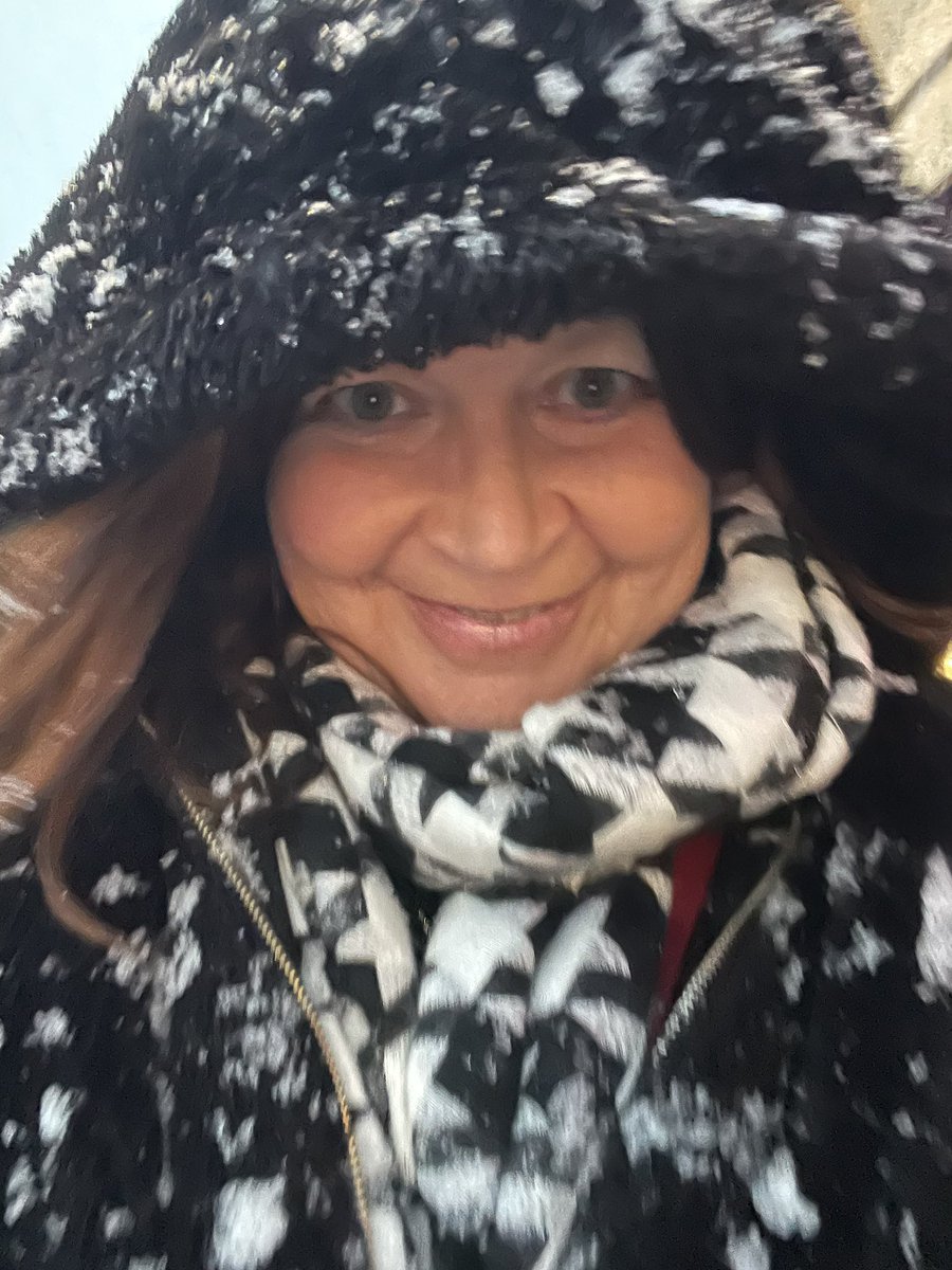 teresajanedavis's tweet image. It’s settling!! I’m cold but happy 😍