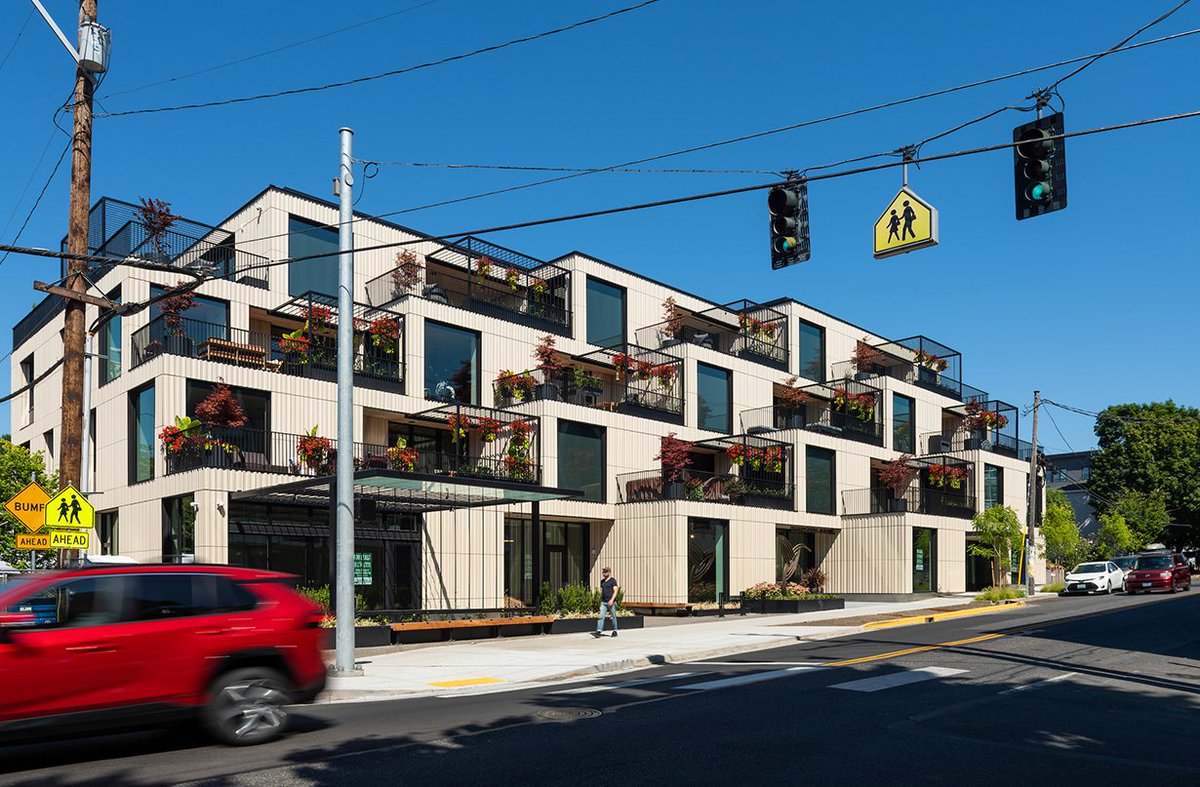Shout out to <a href="/HackerArch/">Hacker</a> on their recent Honor Award—care of AIA Oregon’s 2024 Architecture Awards—for the Ellen Brown project in Portland.

Proud to have our high-performance windows used on this project.
aiaoregon.org/aia-oregon-arc…

#cascadiawindows #universalseries