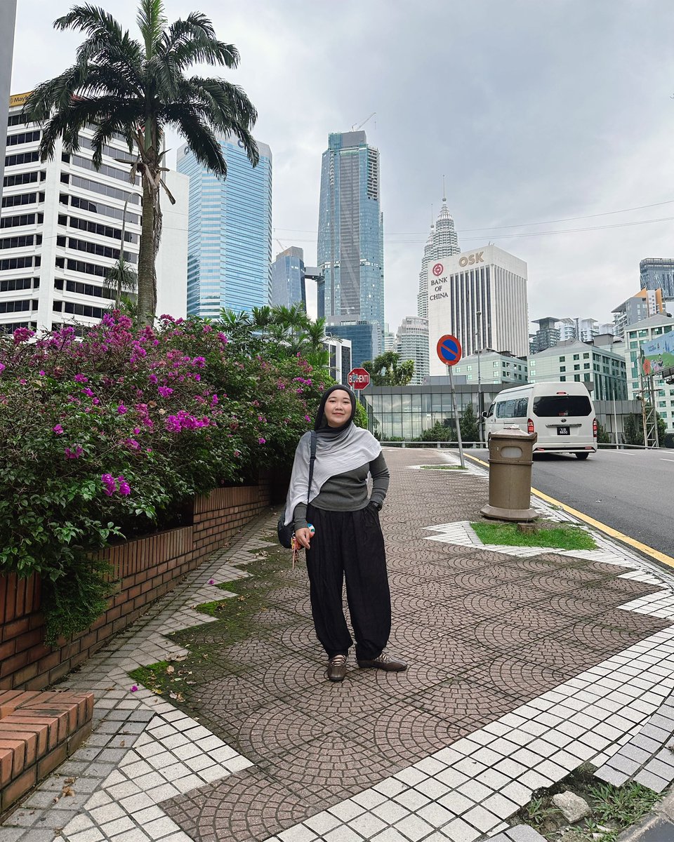 echadesya's tweet photo. KL trip with fammm ⭐️💗 https://t.co/sMHq9QuNWZ