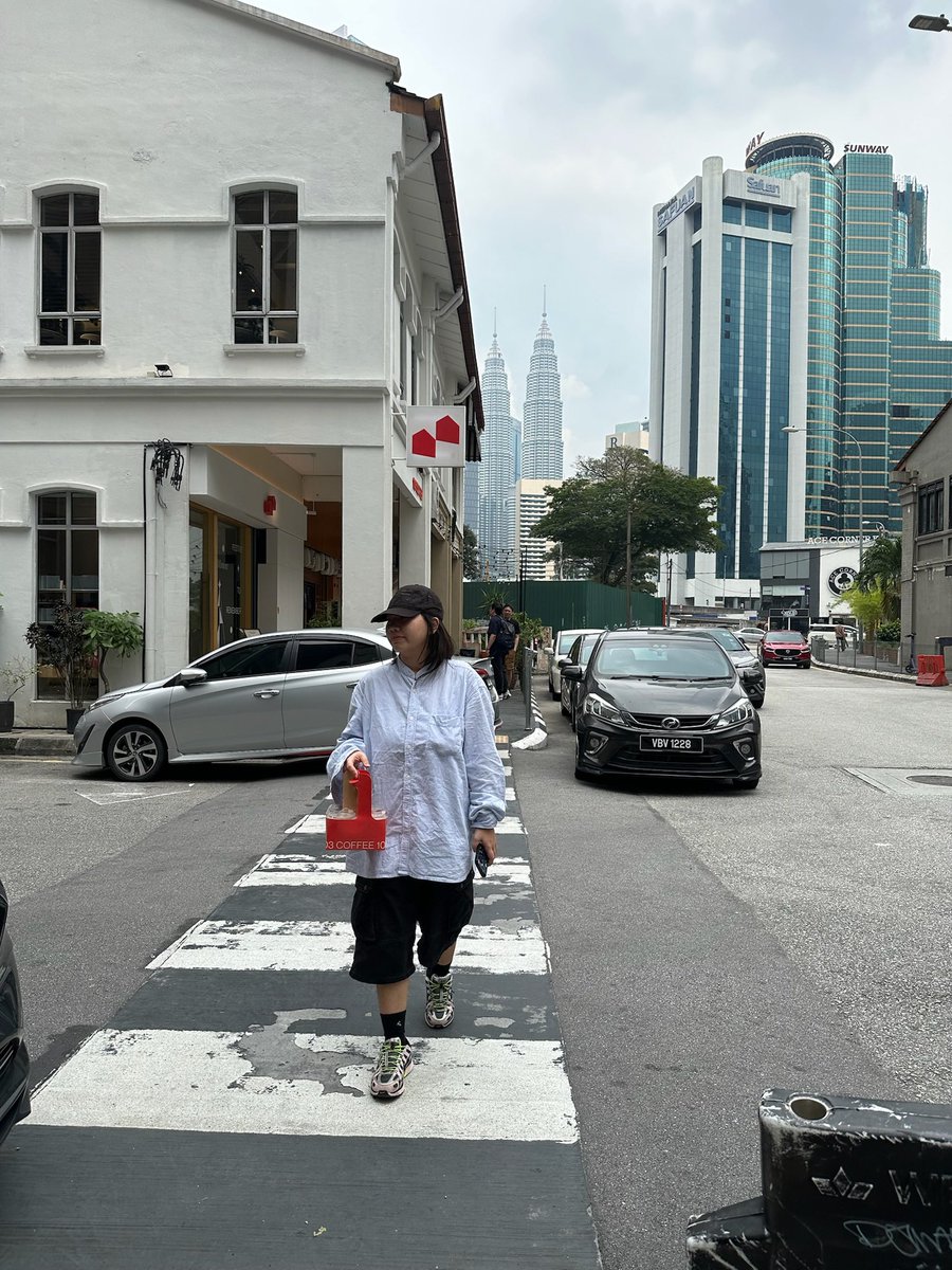 echadesya's tweet photo. KL trip with fammm ⭐️💗 https://t.co/sMHq9QuNWZ