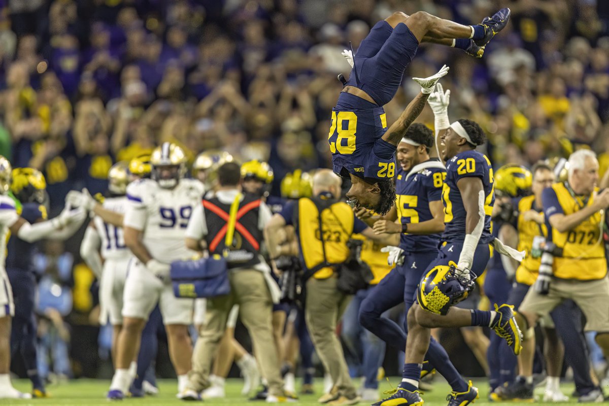 BlueBarronPhoto's tweet image. Happy Michigan Won The National Championship Day to all who celebrate 💙💛