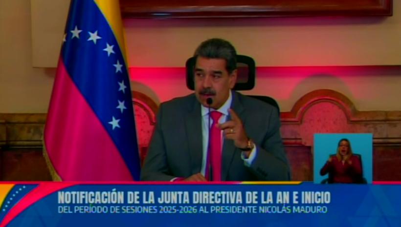 Hace el Presidente Maduro un recorrido histórico de las elecciones parlamentarias de 2015. Ese día en la noche, cuando se le avisó que estaban perdiendo, hubo un fuerte debate interno, porque un sector de sus compañeros decían que el pueblo no había sido libre para elegir en